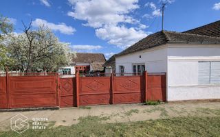 Casa cu doua corpuri de cladire, localitatea Chesint - Poză 1