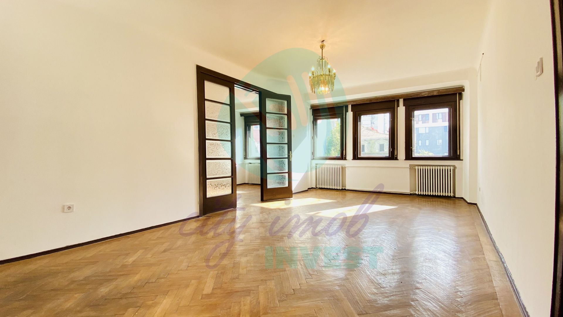 Apartament spatios cu 4 camere - Banu Manta - Poză 2