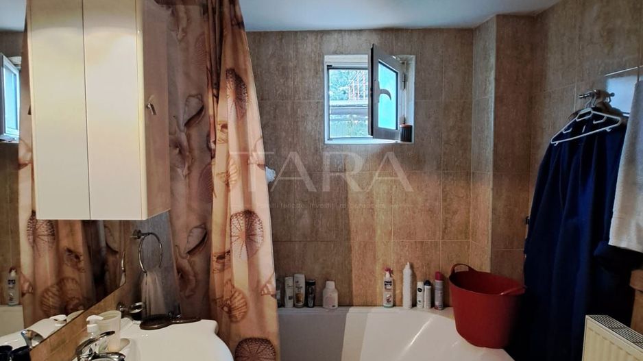 Casă cu 5 camere, zonă semicentrală, ideală pentru locuință sau birou. - Poză 5