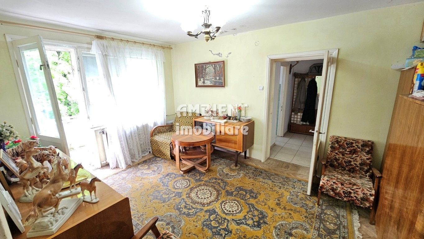 Apartament cu 2 camere, etaj 3, zona DONICI; - Poză 2