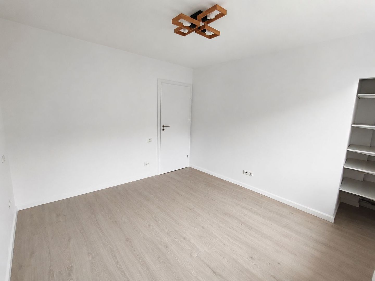 Apartament 2 camere complet renovat - Soseaua Stefan Cel Mare nr 17 - Poză 2