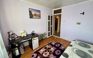 Apartament cu 3 camere in zona centrala - Filiasi - Poză 13