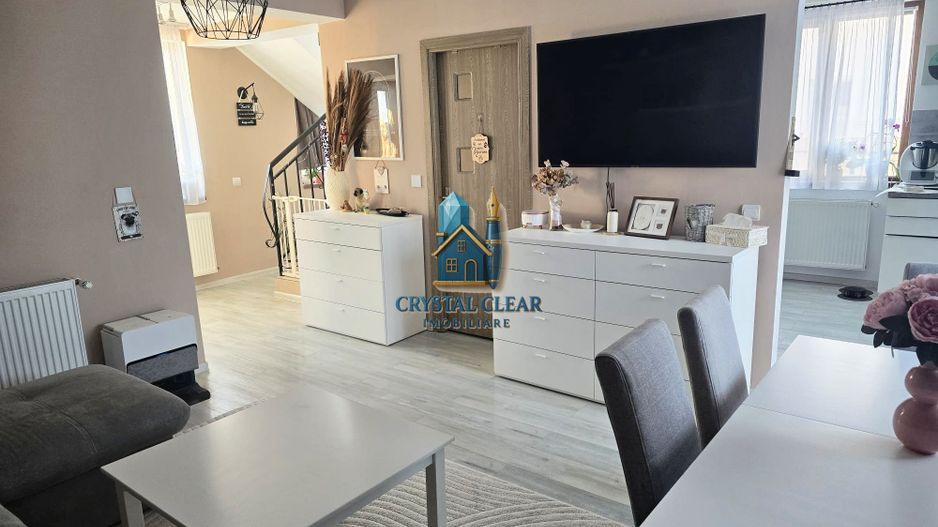 Casă 4 camere + teren de 308 mp - zona Sângeorgiu de Mureș - Poză 2