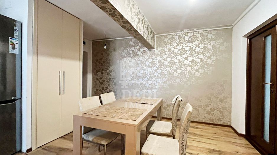 Apartament cu 3 camere de inchiriat Blv. Decebal, Oradea - Poză 9