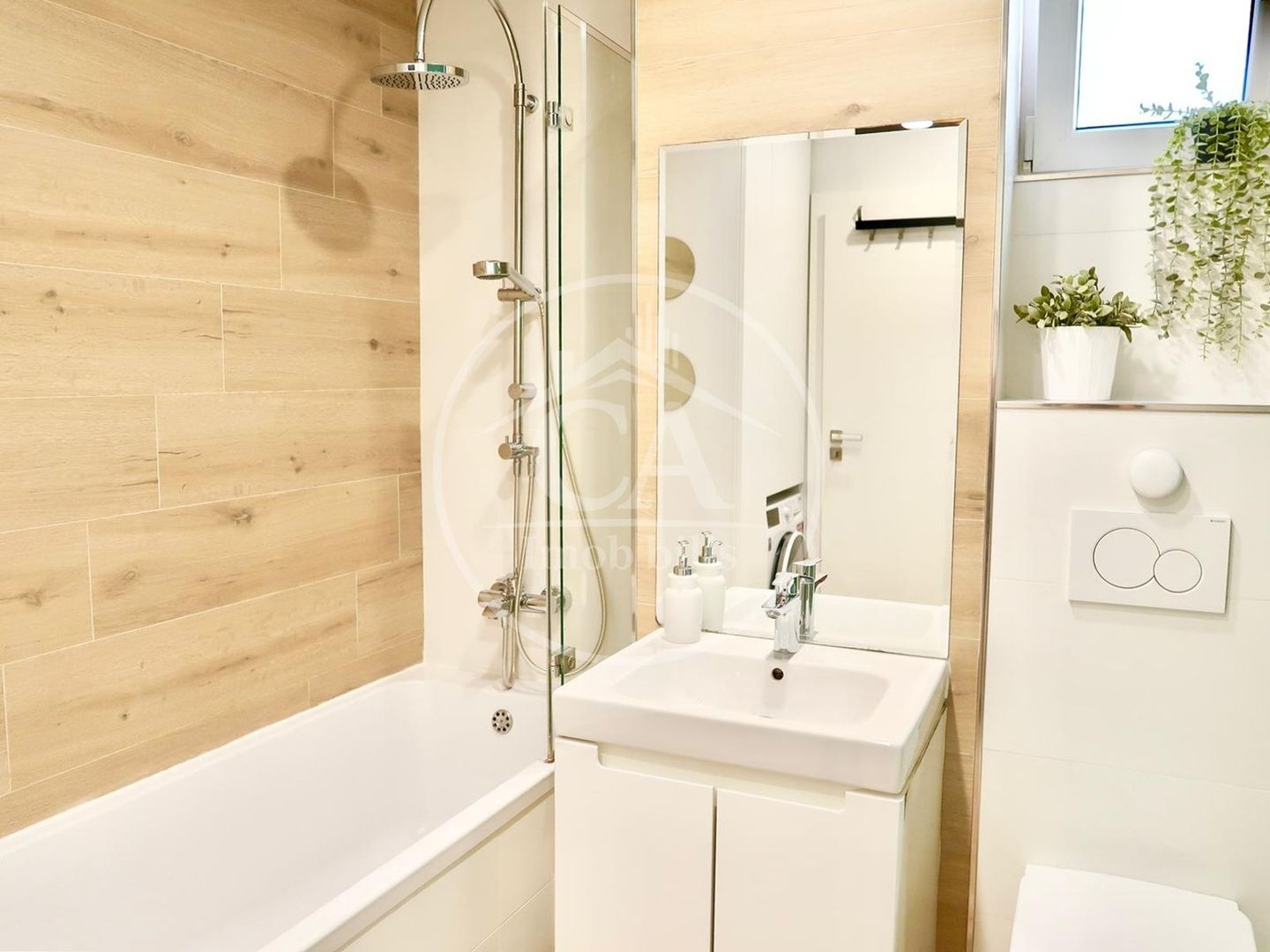 Apartament de vanzare  cu 3 camere Lux in zona Rogerius, Oradea. - Poză 17