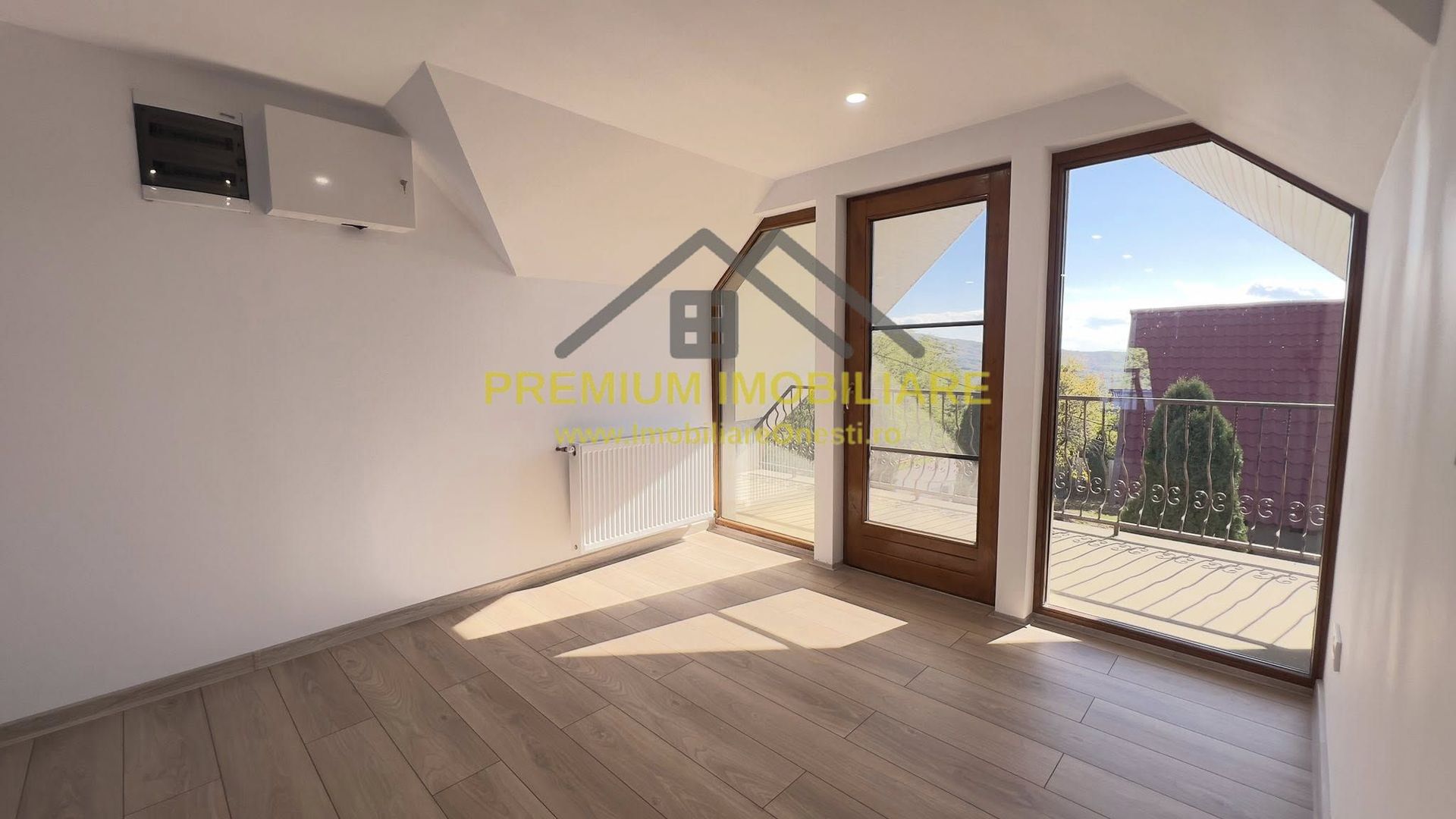 Casa de vanzare la 13 km de Onesti - Poză 20