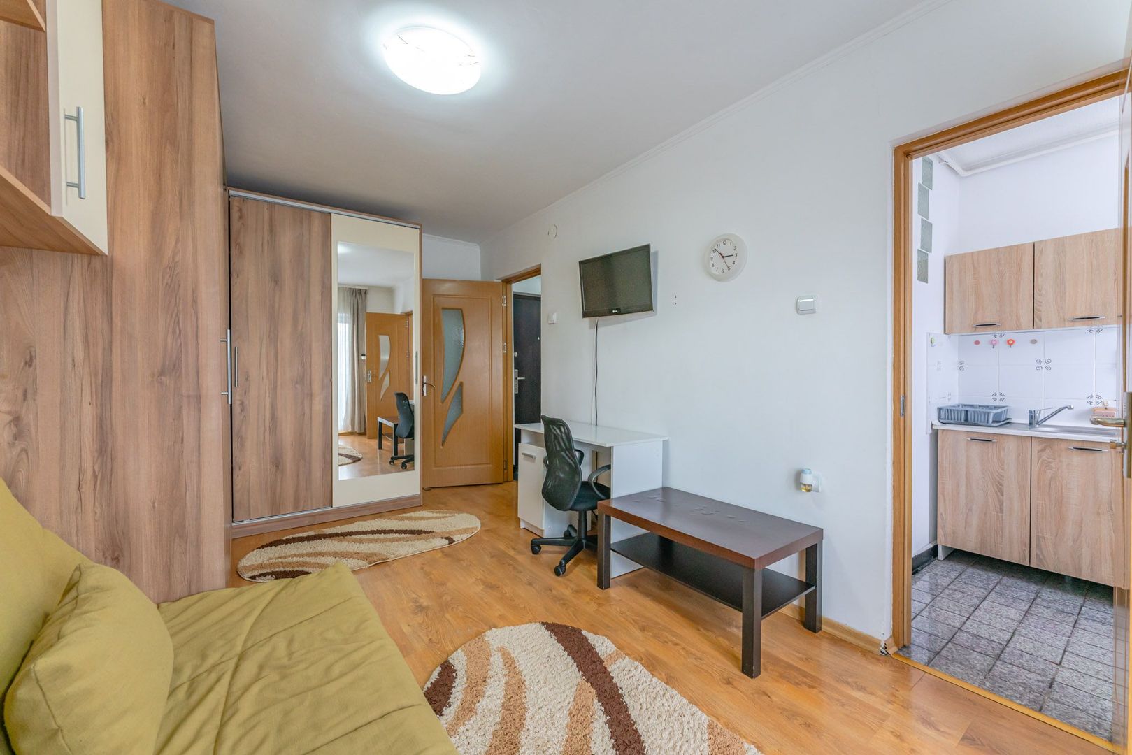 Garsoniera mobilata cu loc de parcare - Poză 3