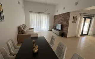 Iancu Nicolae  British School vila de închiriat 5 camere cu piscină - Poză 11