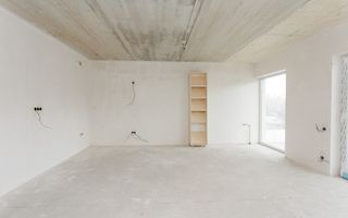 CASĂ DE VÂNZARE ÎN DUMBRAVA SUPRAFAȚA DE 300 MP + TEREN 3.5 ARI - Poză 10