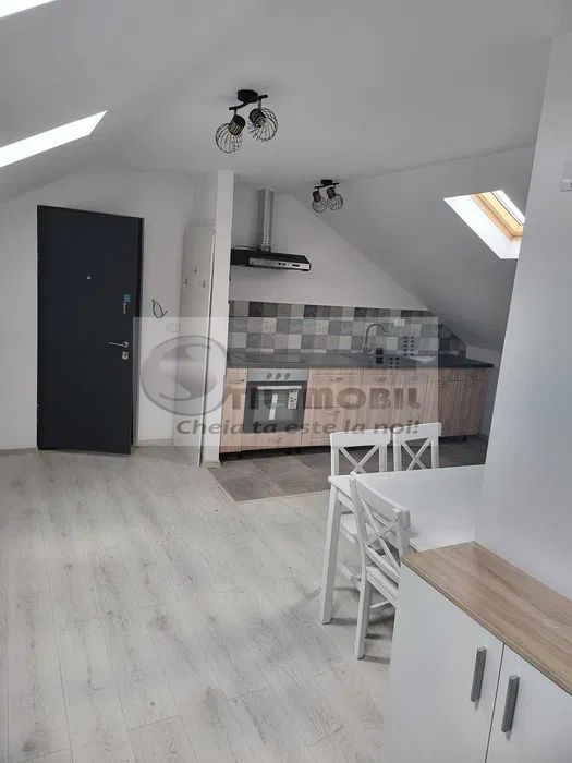 Apartament 4 camere Podul de Piatra 700 euro - Poză 1