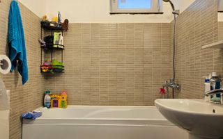 Oportunitate - Apartament cu trei camere in vila, zona Tractorul 70 mp - Poză 18