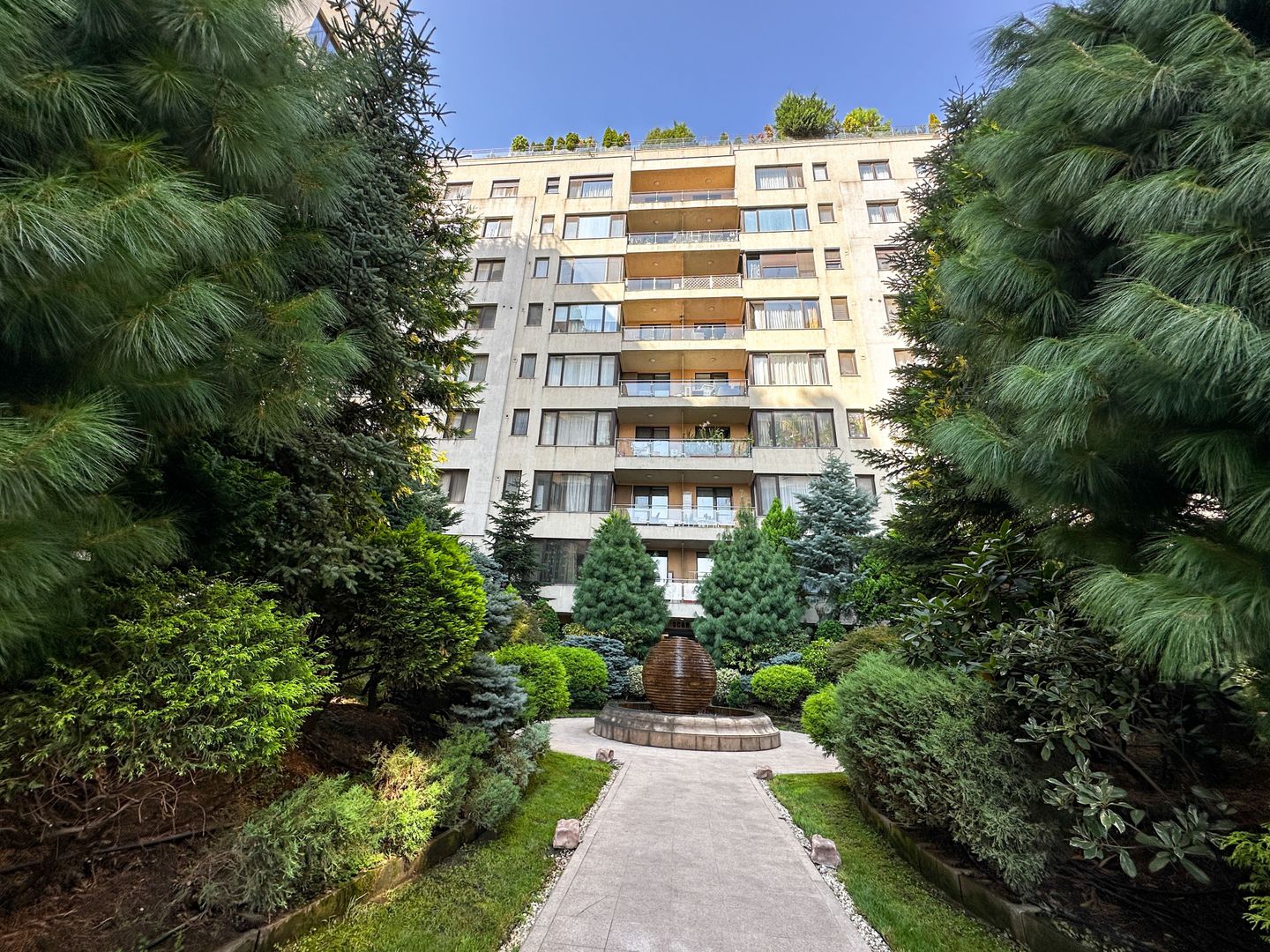 Luxury 4-Bedroom Triplex with Floating Terrace & Panoramic Views - Poză 25