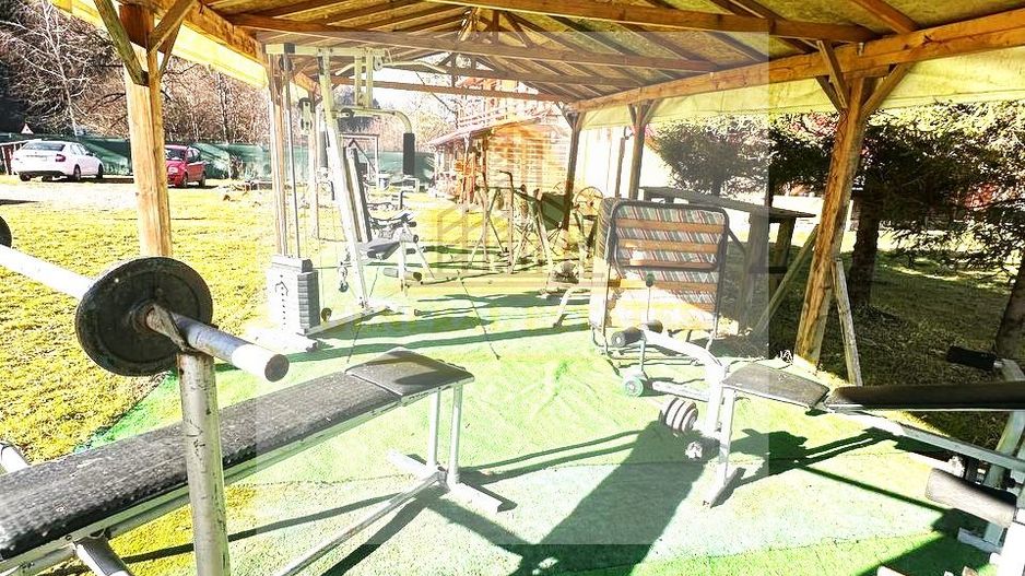 Vila de vanzare in Parcul national Piatra Craiului - Poză 14