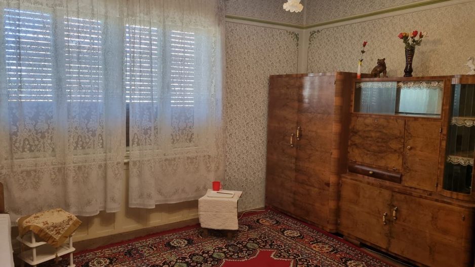 De vanzare casa cu 3 camere in Ciresu - Poză 6