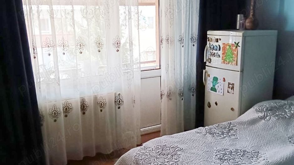 Ag BRASADAS vinde ap 4 cam etaj 3/4 în Micro 16. - Poză 9