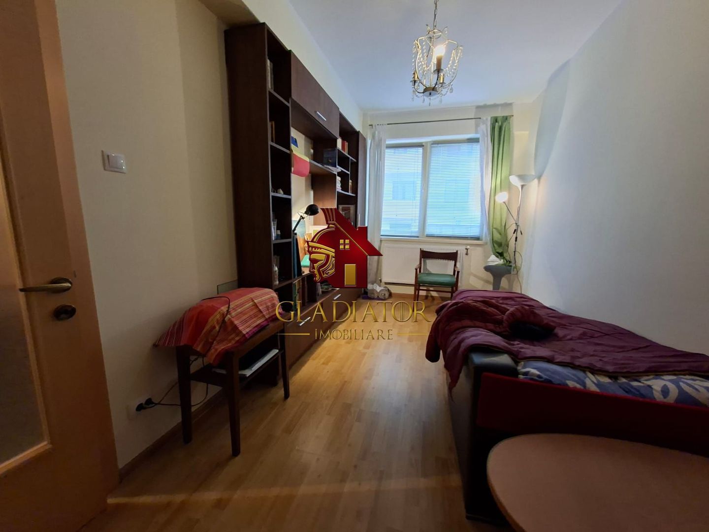 Cartier Visoianu ETAJ 1, bloc 2015, parcare, loc de joaca, statie BUS - Poză 1