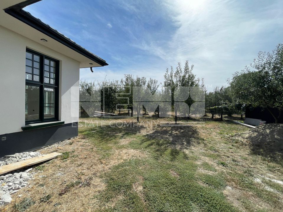 CASA CU 11 ARI TEREN - DRUM PRIVAT - LIVADA - Poză 2