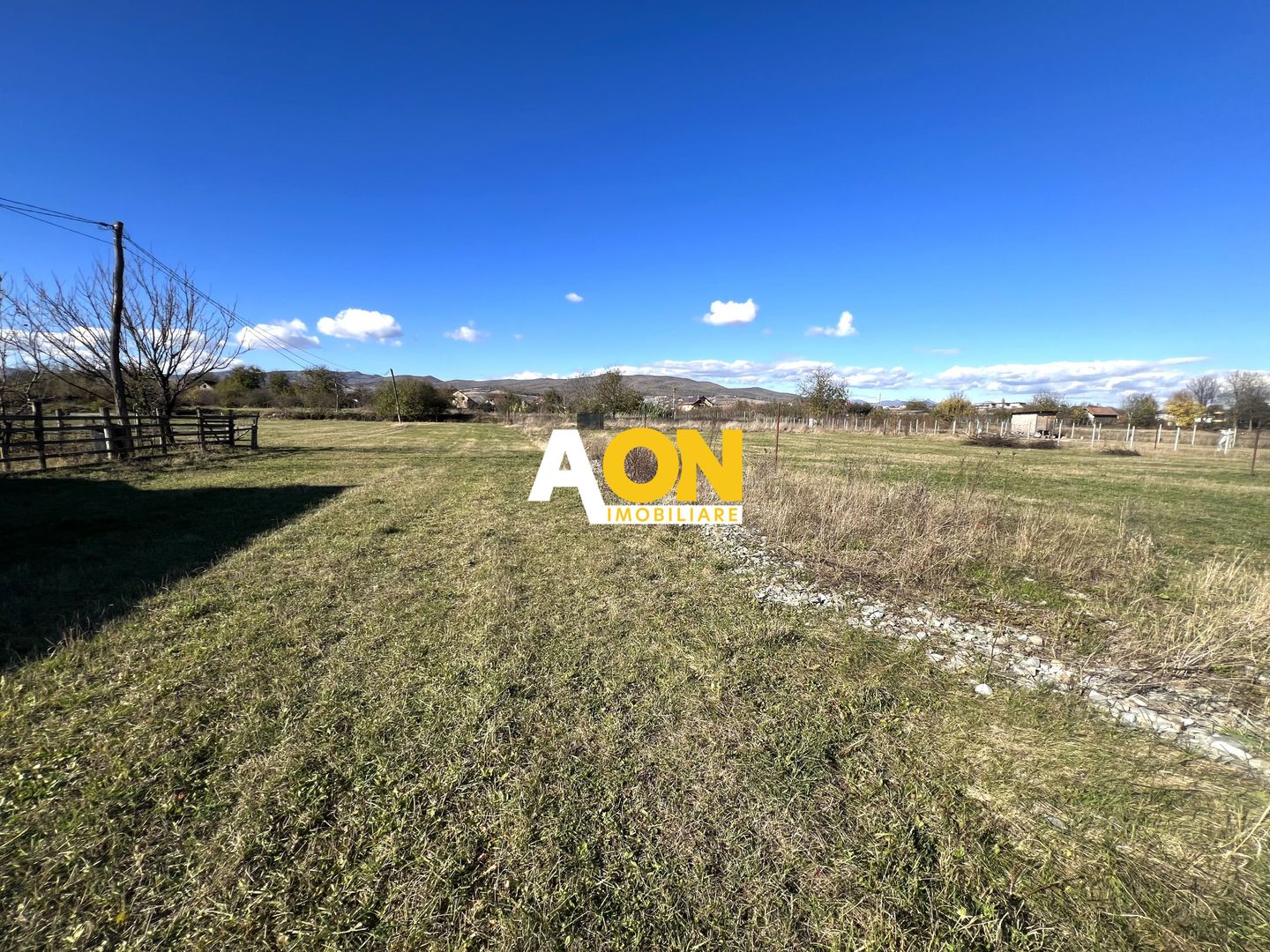 Teren de vanzare cu utilitati, 1300mp, zona Partos - Poză 1