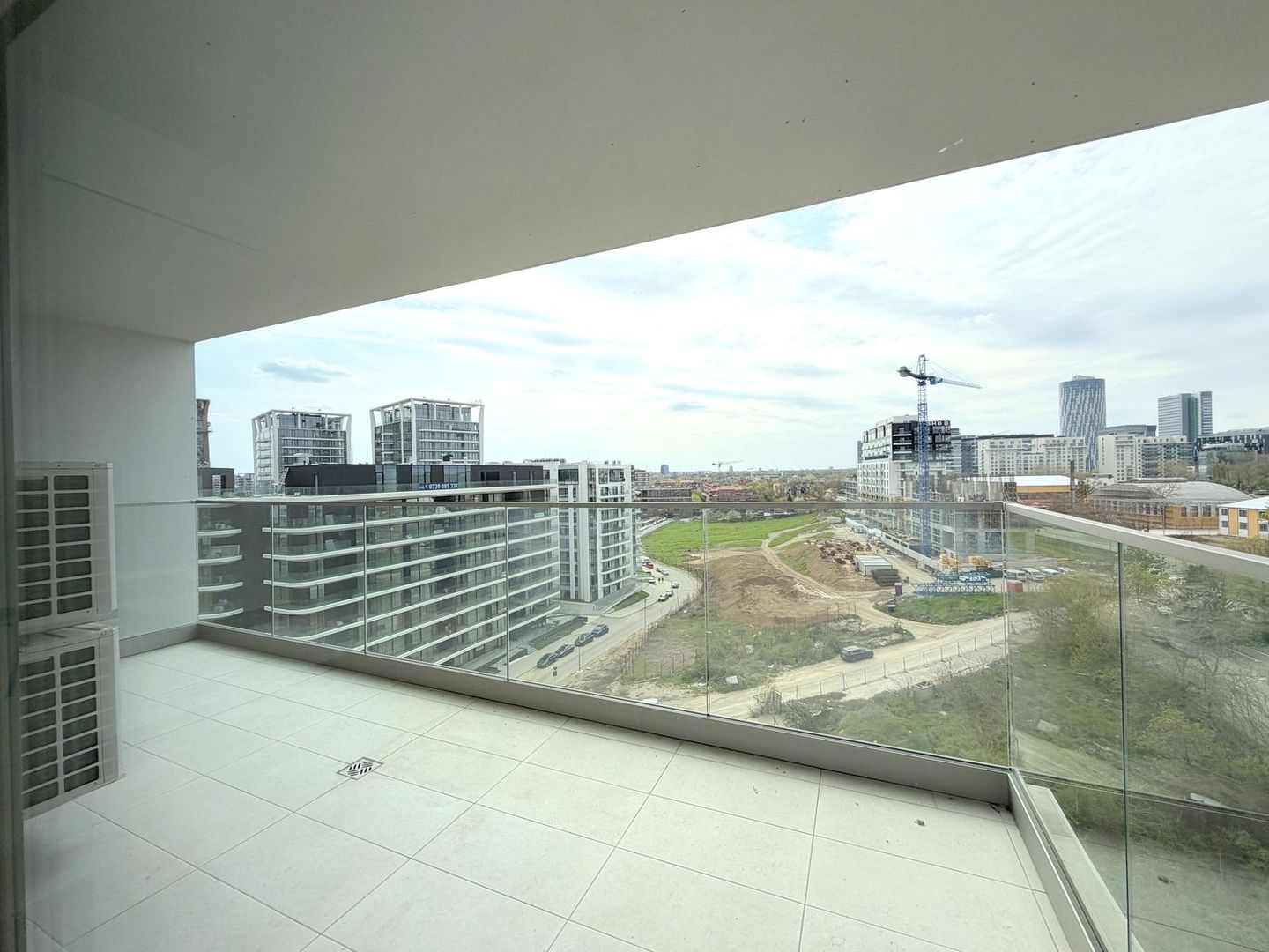 Studio mobilat si utilat | terasa 10 mp | Prima Vista Pipera-Barbu Vacarescu - Poză 2