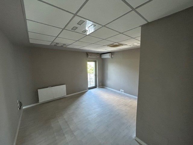 Inchiriere cladire moderna pentru clinica privata sau birouri - Poză 30