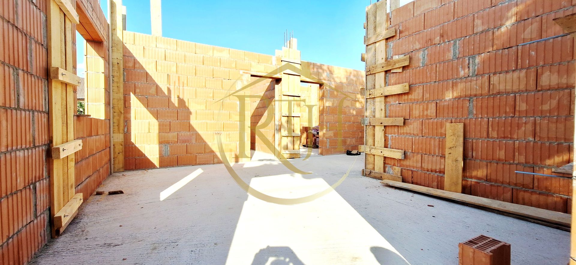 Oferim spre vanzare, Case tip duplex despartite prin spatiu verde, Giroc - Poză 4