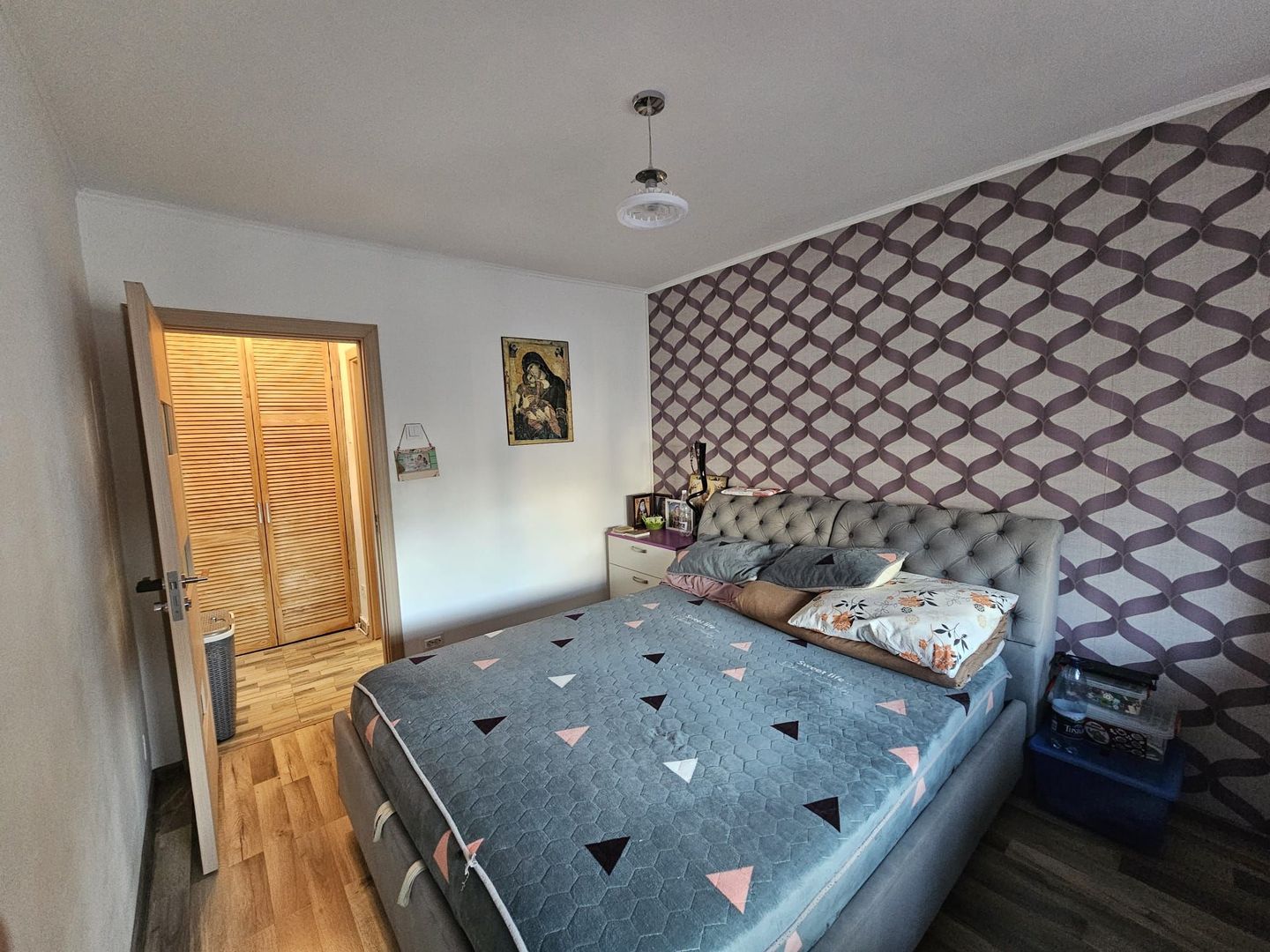 3 Camere, Mobilat/ Nemobilat, Renovat complet, Liber - Poză 1