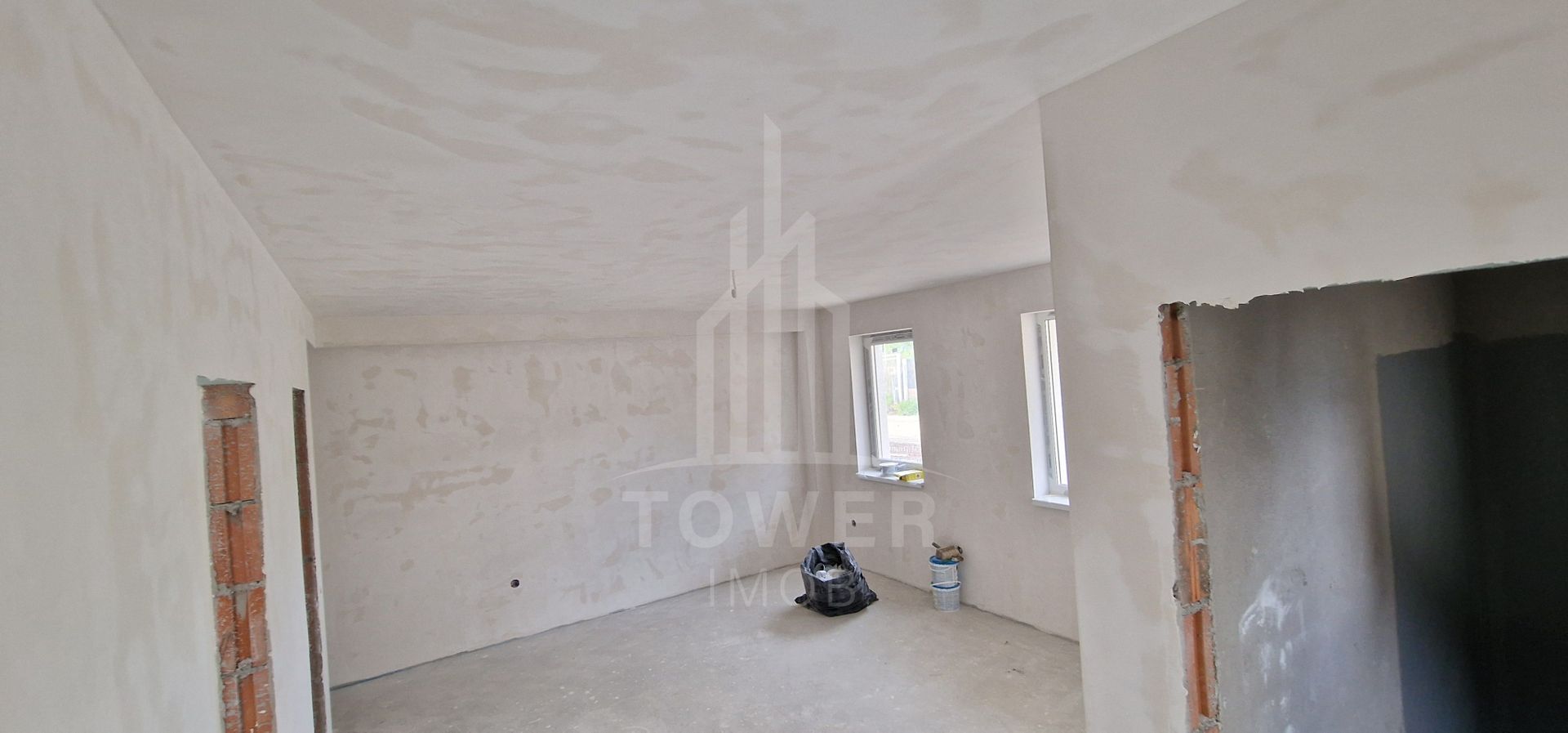Casa tip quadruplex 5 camere ,la cheie - Poză 4