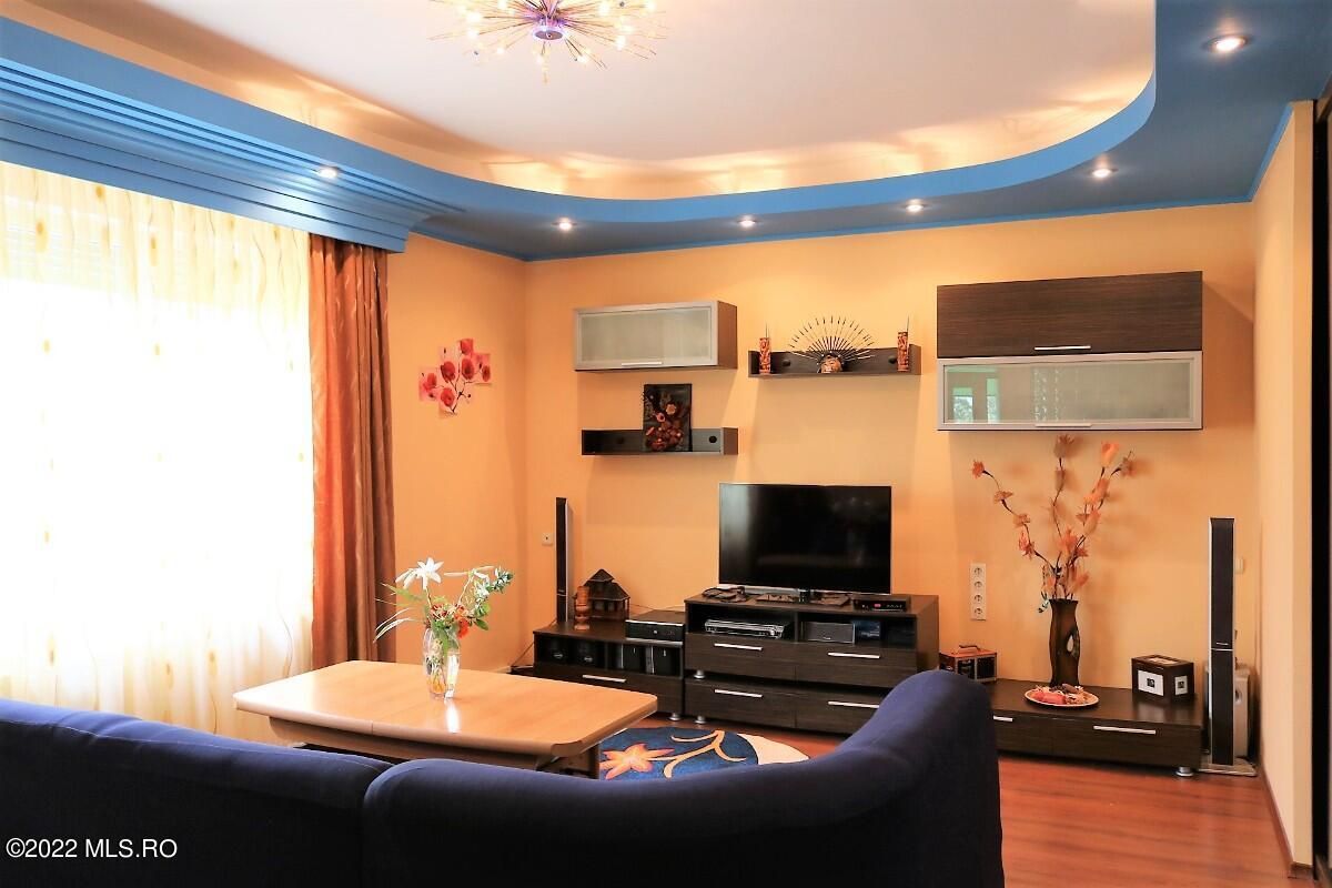 Ovidiu - Str. Nationala, Vila P+1E, teren 1094 mp, vedere la lac! - Poză 10