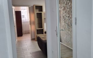 Apartament 3 camere, renovat complet, mobilat și utilat, lângă Colegiul Național „Mihail Sadoveanu” din Pașcani, cu pod pe toată suprafața - Poză 2