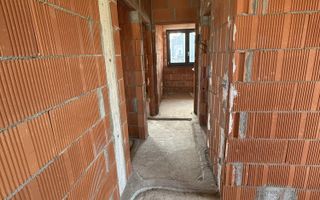 BRASADAS vinde casa cu 3 camere in zona Closca. - Poză 4