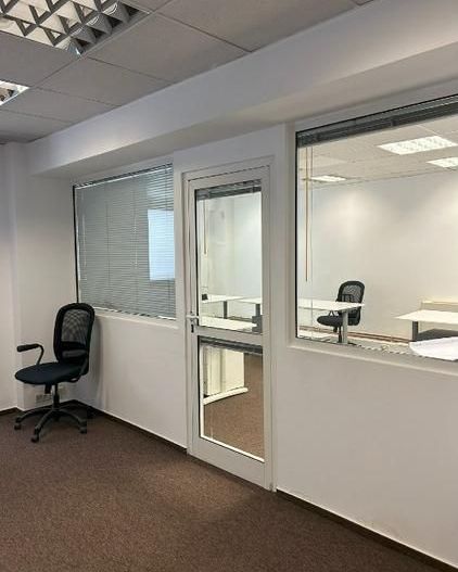 Spațiu de birouri generos și complet mobilat |One Charles de Gaulle - Poză 7