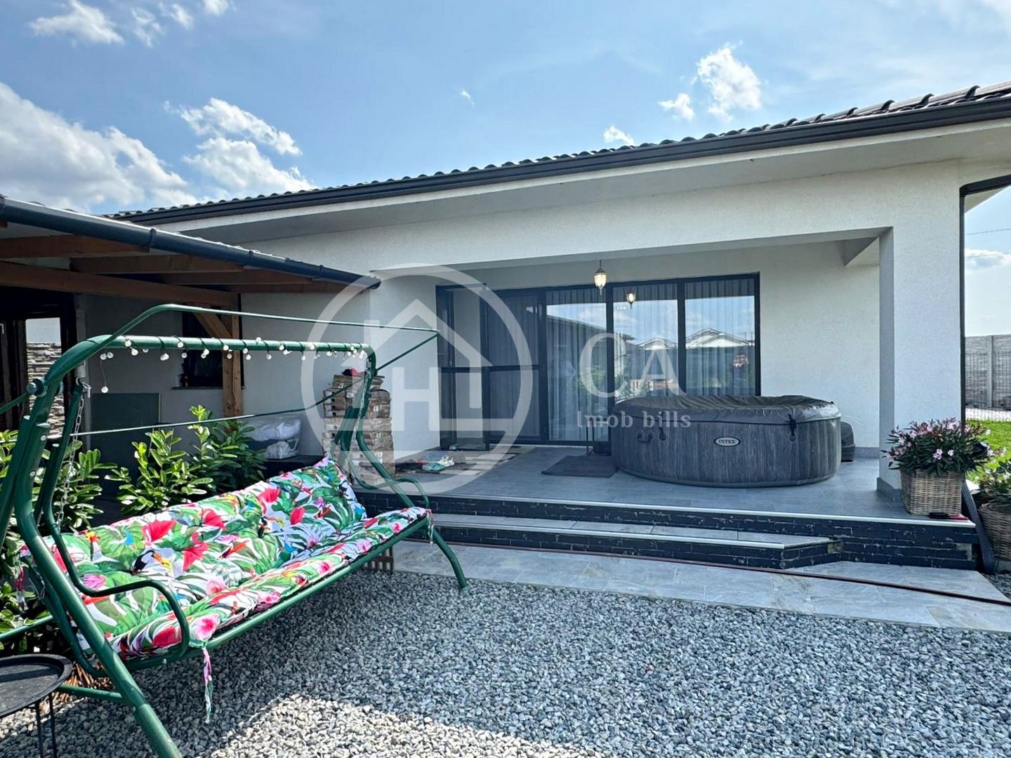 Casă de vânzare cu 3 camere si o anexa  in Sântandrei, Bihor - Poză 2