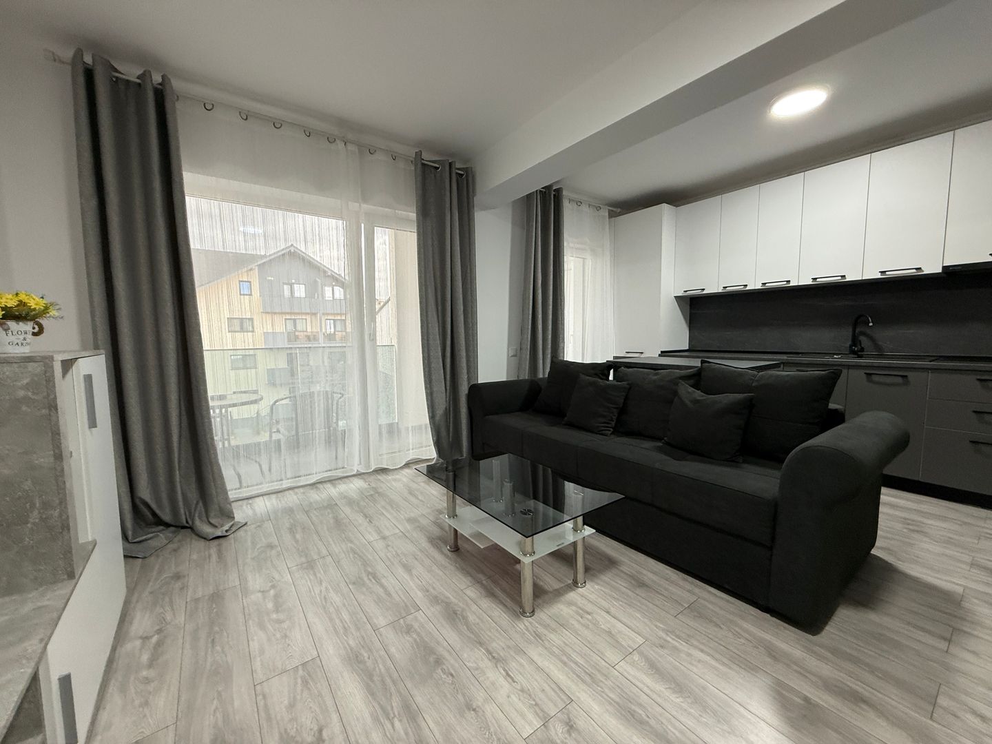 Apartament 2 camere modern cu balcon spatios zona Doamna Stanca - Poză 16