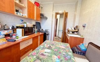 Apartament 2 camere semidecomandat/nemobilat - zona Fratii Golesti - Poză 9