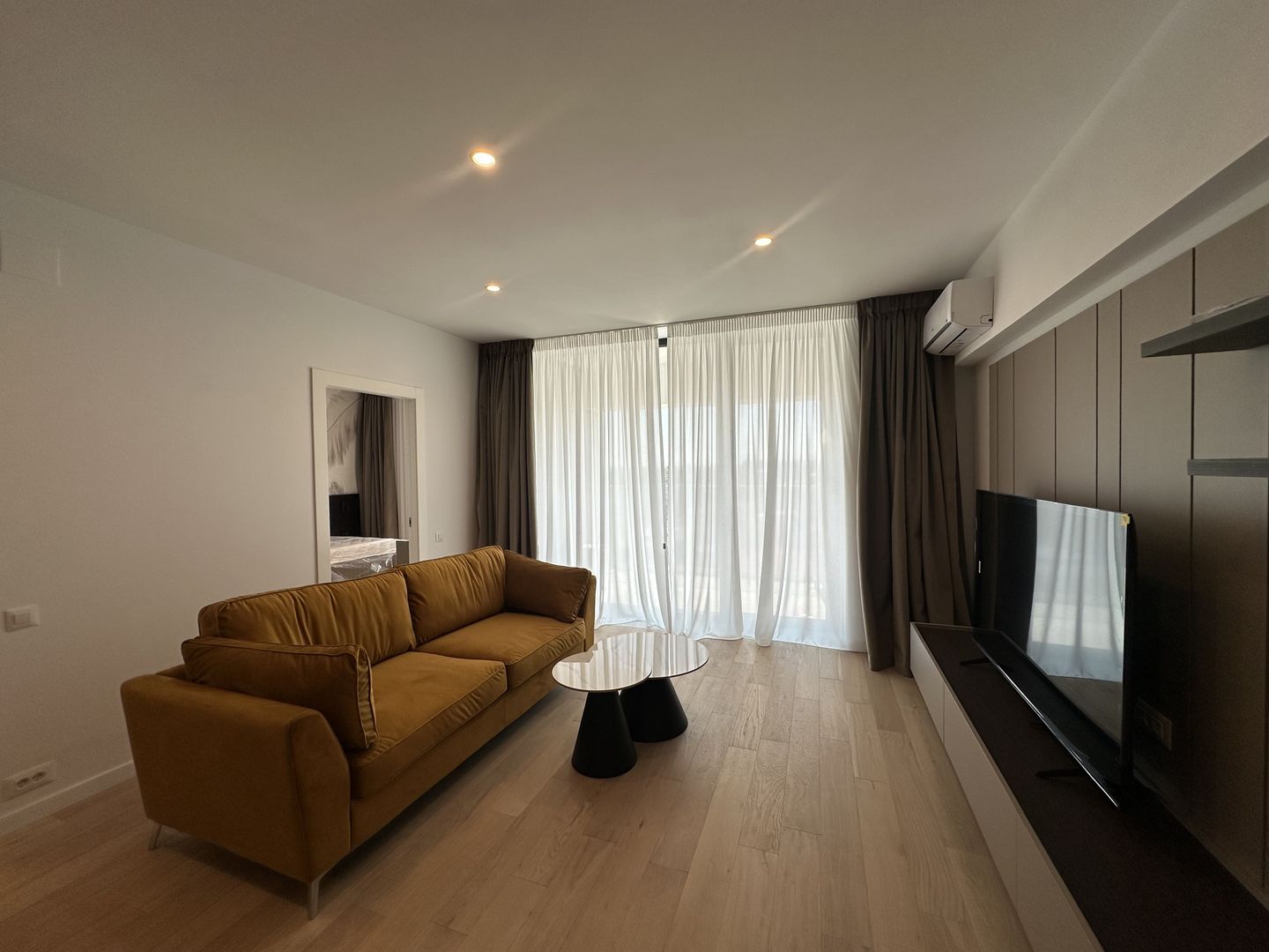 Lux și confort absolut într-un apartament de 2 camere – One Cotroceni - Poză 1