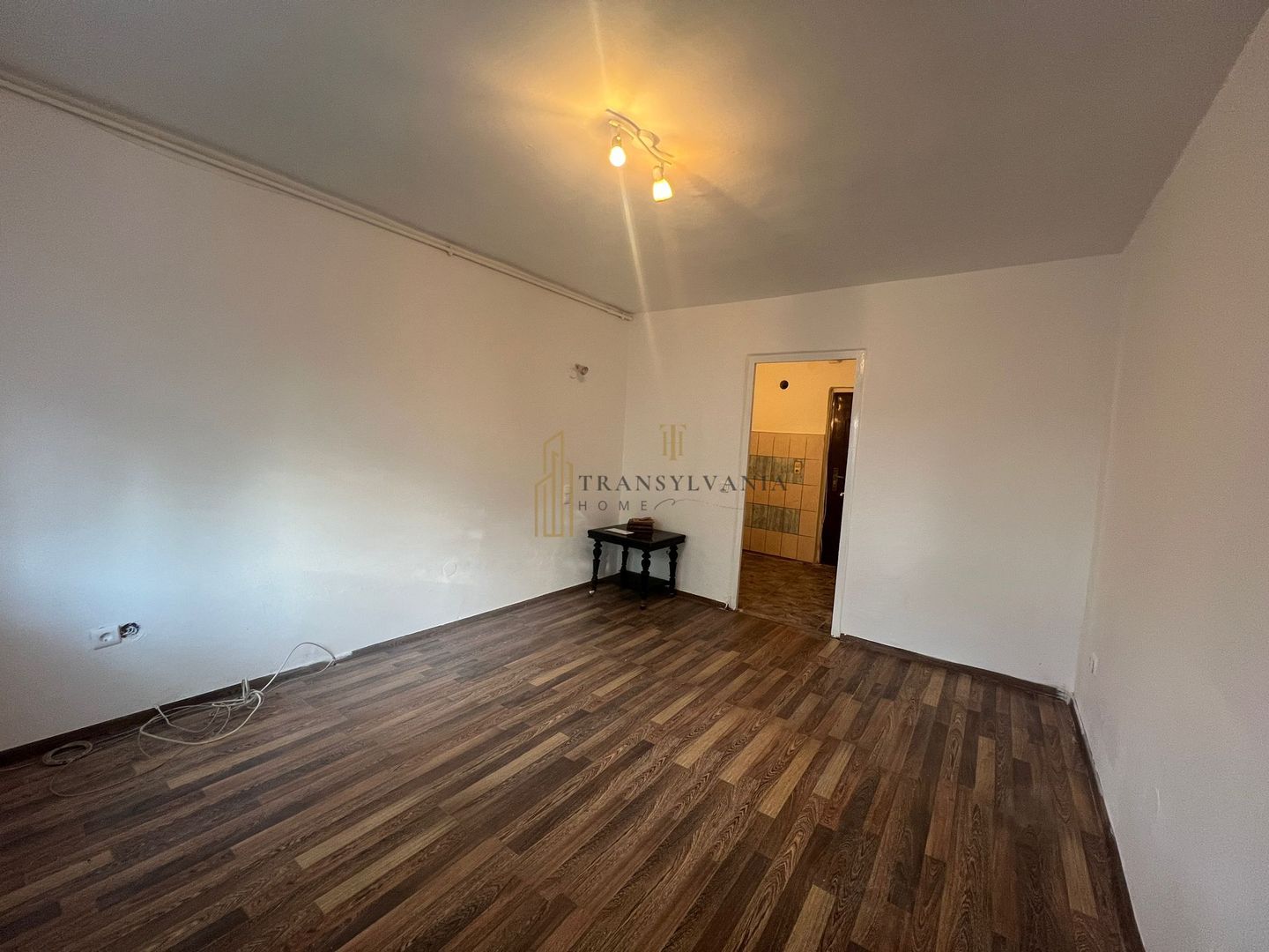 Garsoniera de vanzare, zona centrala - Poză 1