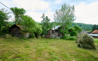Casa cu teren generos - 4696 mp Apa Sarata - Campulung !! - Poză 17