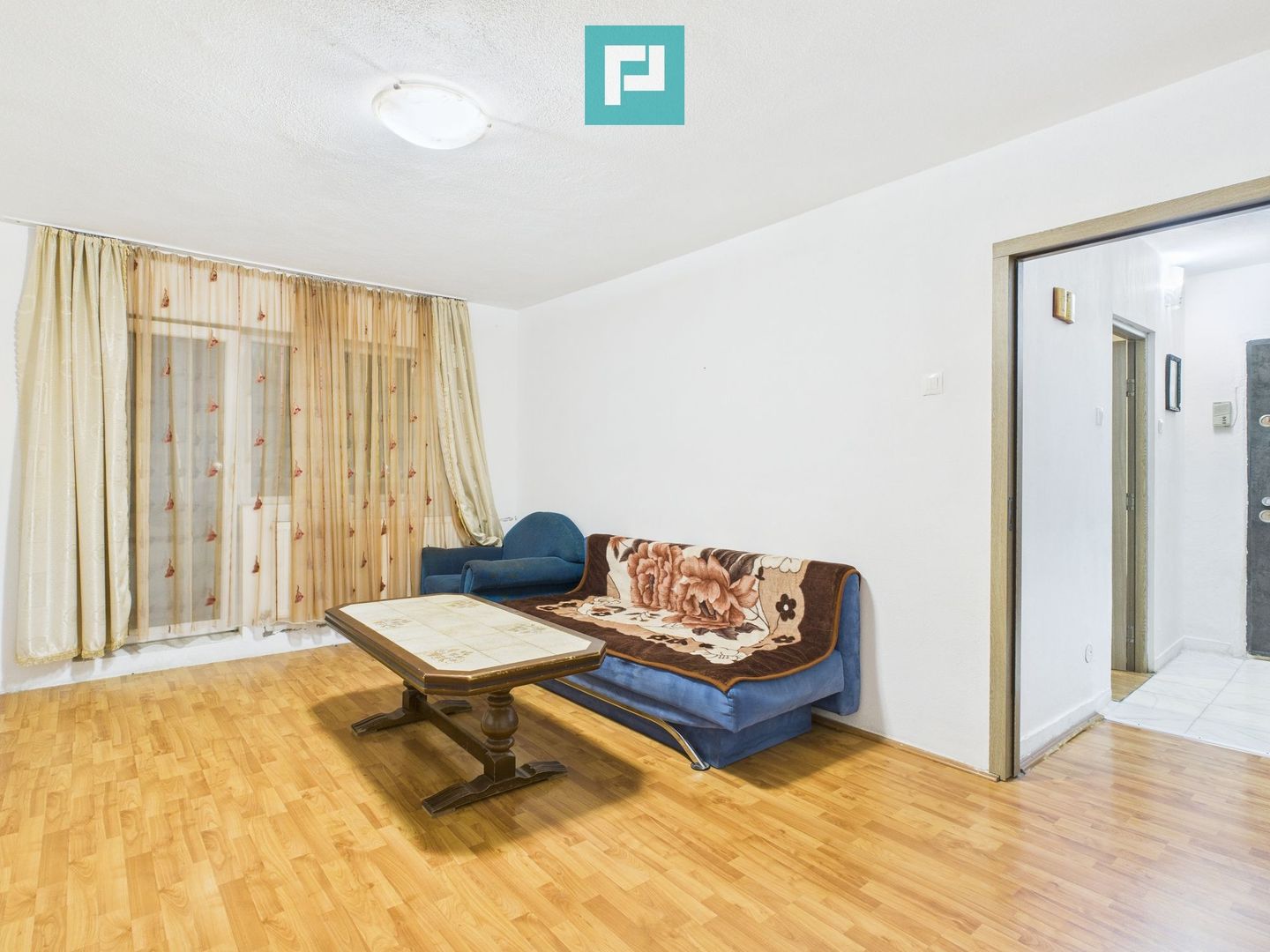 Apartament spațios cu 3 camere, decomandat - Poză 12