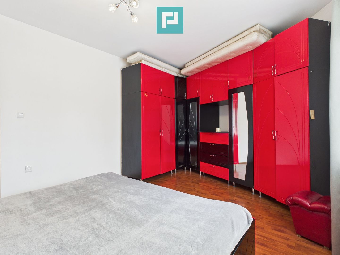 Casă la cheie cu 2 camere și curte - Poză 5