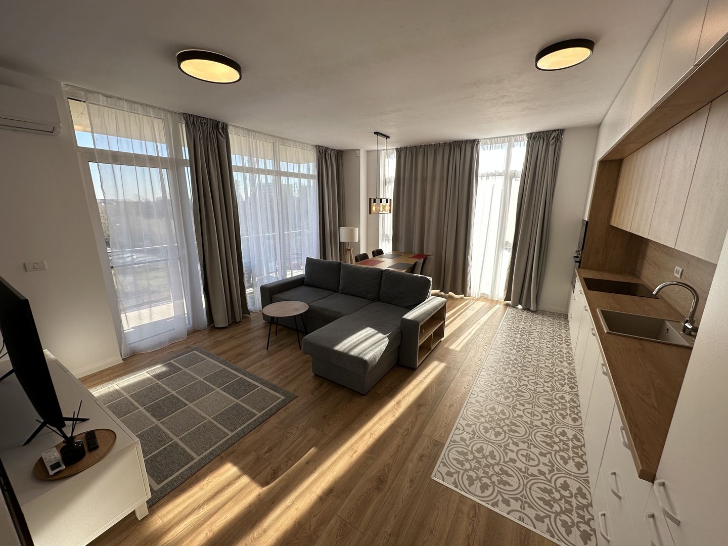 Apartament  3 camere zona Centrala - Poză 3