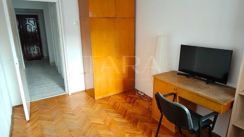 Apartament 2 camere decomandat, renovat complet, mobilat, sud-vest. - Poză 6