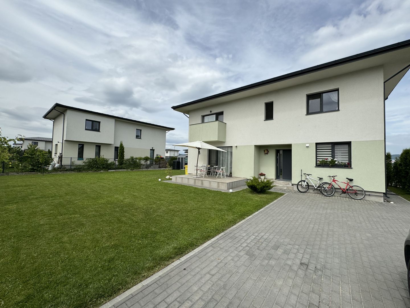 Vilă modernă de vânzare în Cristian | Construcție 2019 | Teren 500 mp - Poză 2