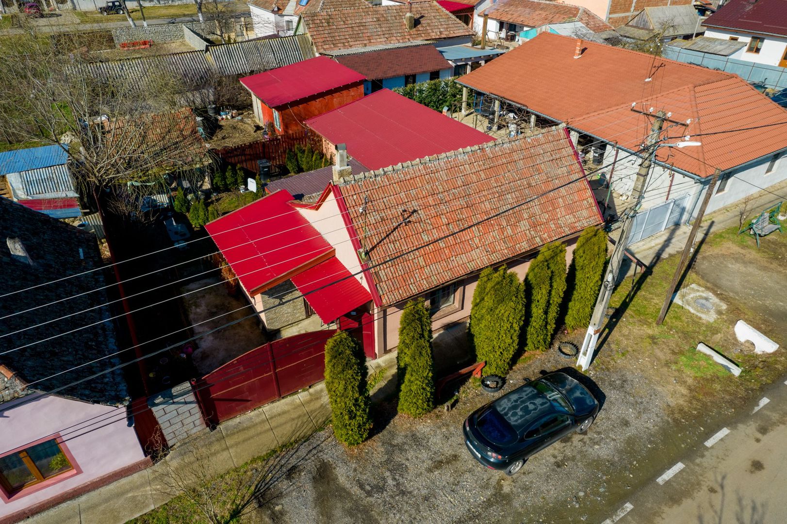 Casă în satul Călugăreni comuna Felnac - Poză 1