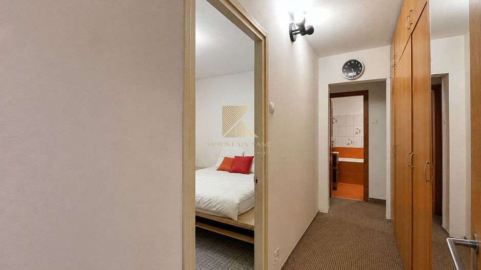 Apartament luminos cu 3 camere, parcare și boxă, zona Astra - Poză 12