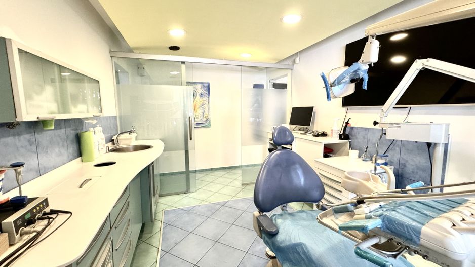Cabinet stomatologic cu tradiție 20+ ani - dotat si funcțional - Poză 16