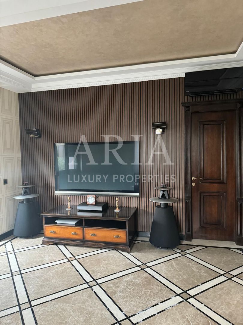 Refined living în centrul istoric al Bucureștiului - Poză 2