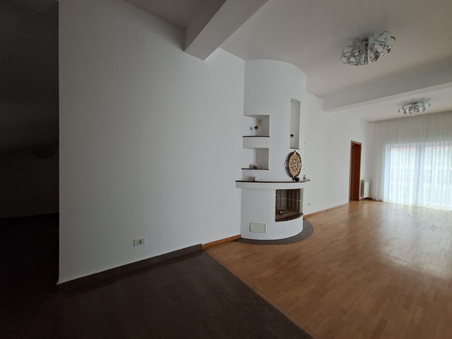 Vilă luminoasă I Gradina mare si loc de joacă privat I Iancu Nicolae - Poză 3