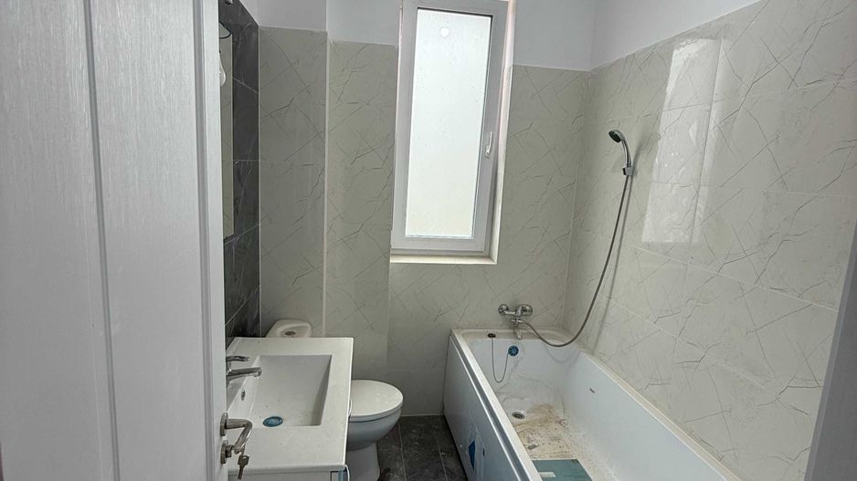 Apartament INTABULAT 1 camera decomandat 38,5mp Hlincea 64000 euro - Poză 4