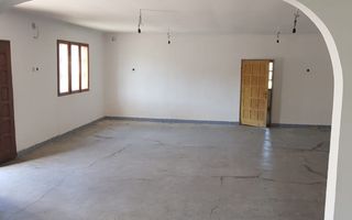 Casă  în Comuna Corbi, Argeș – ideală pentru afacere - Poză 3