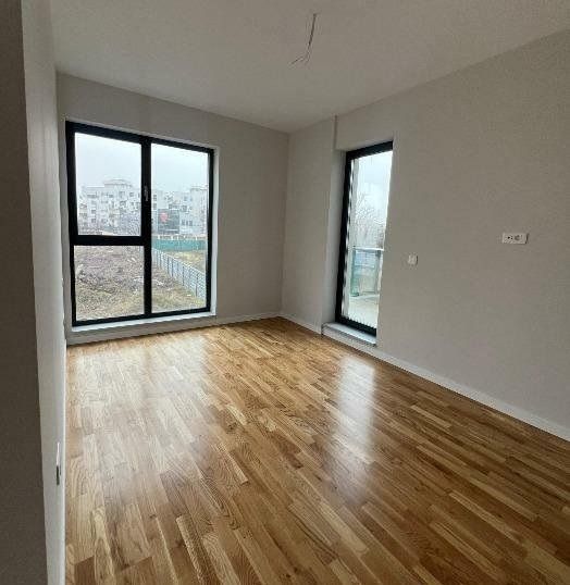 Apartament 2 camere, partial mobilat cu 2 garaje subterane - Poză 4